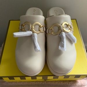 Circus x Sam Edelman clogs size 9.5 color cream